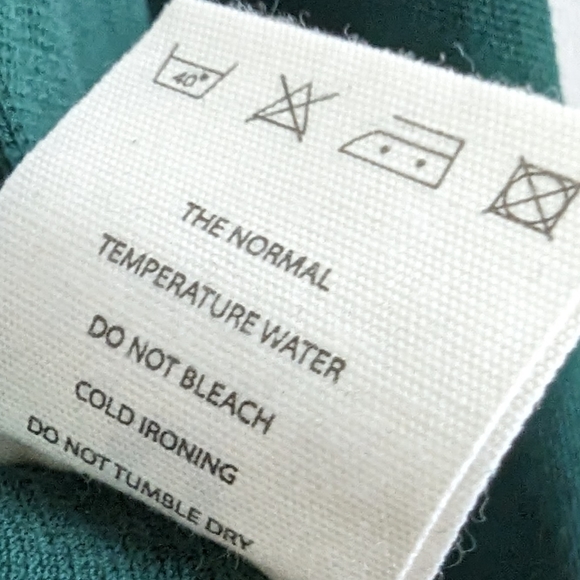 Green Long Sleeves Polo - Mens - Medium - Picture 2 of 4